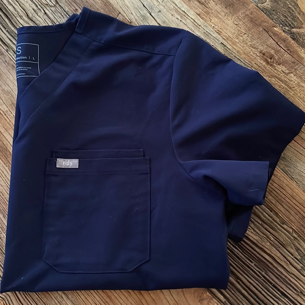 Scrub Top - FIGS Leon Three-Pocket Scrub Top